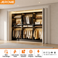 Armoire de chambre à coucher sur mesure avec portes escamotables intégrées, design minimaliste tendance, portes coulissantes modernes