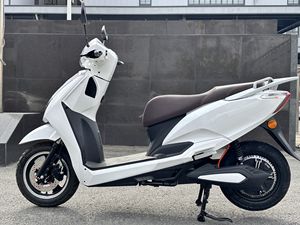 Scooter Eléctrico para adultos e motocicleta eléctrica 3000W <span class=keywords><strong>moto</strong></span> electrica 1000W scooter eléctrico portátil para adultos - Product Image 4