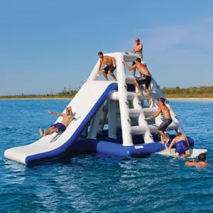 Permainan air tiup mengambang menara panjat dengan perosotan taman bermain hiburan untuk dewasa dan anak-anak