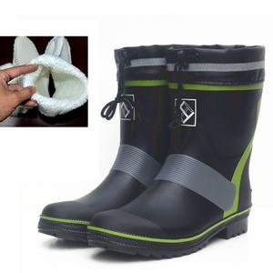 <span class=keywords><strong>Bottes</strong></span> de pluie en caoutchouc mi-mollet pour hommes en gros d'usine chaussures de pêche légères à la mode pour la saison de printemps et d'hiver - Product Image 6