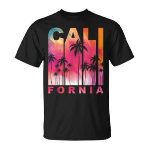 Camiseta Vintage de Verano con Diseño Tropical de California, Palmeras y California, Promocional para Vacacionistas - Product Image 1