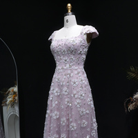Robe de soirée florale rose clair chic Sharon Said SS602 pour femme, col carré, dos ouvert, pour mariage, soirée ou bal de promo, dos recouvert
