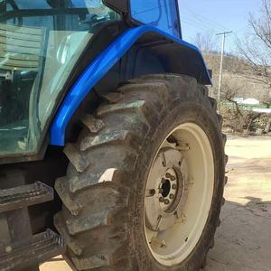 Tracteur agricole New Holland 1354 4x4 d'occasion, tracteur de jardin multifonctionnel, moteur <span class=keywords><strong>4</strong></span> cylindres, boîte de vitesses de tracteur à roues - Product Image 3