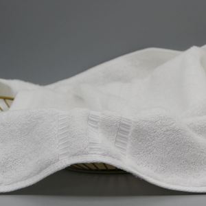 Ensemble de 4 serviettes de bain Lavea 70x140cm 100% coton éponge, très absorbantes, douces, durables, lavables, compatibles lave-linge et sèche-linge 60°C, couleur unie - Product Image 4