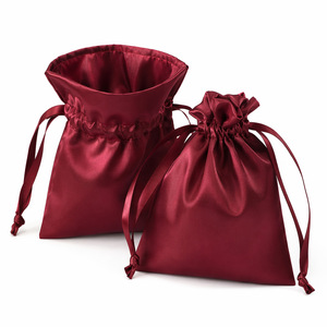 Sac à poussière en tissu satiné avec logo imprimé OEM, cordon de serrage, imperméable, résistant à la poussière, pochette de rangement avec cordon de serrage, plusieurs couleurs - Product Image 5