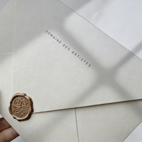 Sobres de Papel de Algodón Mate Personalizados con Logotipo en Relieve, Bajo Pedido Mínimo de 50 Piezas, Sobres Estilo Occidental para Tarjetas de Agradecimiento e Invitaciones de Boda