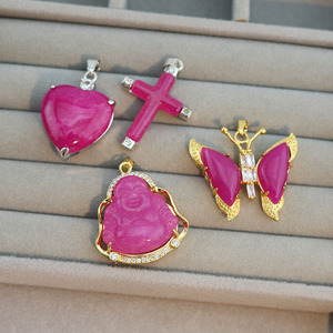 Pendentifs populaires CZ9103 en laiton plaqué or 18 carats avec pavé de zircone cubique et pierre de jadéite rose naturelle, en forme de cœur, donut, goutte d'eau, <span class=keywords><strong>rond</strong></span> et croix - Product Image 3