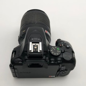Appareil photo reflex numérique <span class=keywords><strong>Nikon</strong></span> <span class=keywords><strong>D5500</strong></span> d'occasion en gros avec objectif VR 18-105mm, écran tactile 24,2MP, Wi-Fi, qualité supérieure, reconditionné pour la revente - Product Image 4