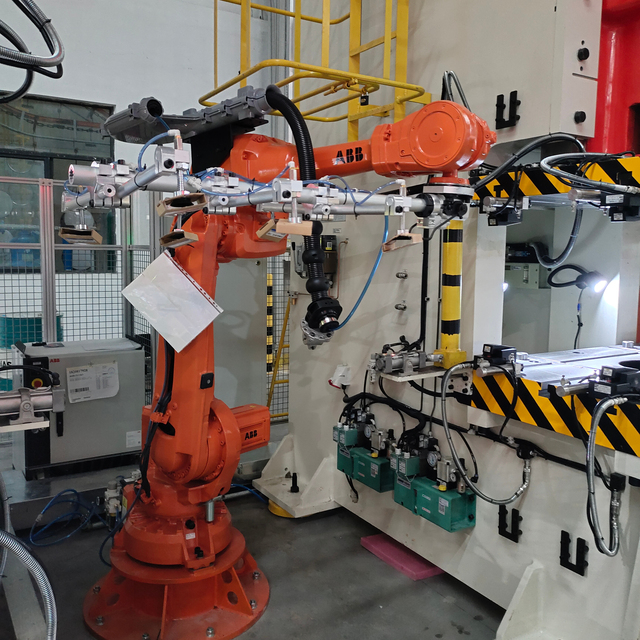 Universal Automatic Six-Axis Industrial Robot with PLC Motor Gearbox Gear Components