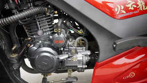 Zongshen <span class=keywords><strong>3</strong></span> <span class=keywords><strong>roues</strong></span> Open-Truck Tricycle essence <span class=keywords><strong>moto</strong></span> pour chargeur de marchandises transporteur - Product Image 4