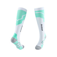 Chaussettes de compression OEM personnalisées en nylon pour athlètes, 15-20 mmHg, avec logo sur le revers, pour la course et le fitness