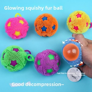 Pelota Sensorial Antiestrés con Luz, Juguete de Estiramiento y Compresión con Cuerda, Pelota Brillante y Colorida para Niños - Product Image 2