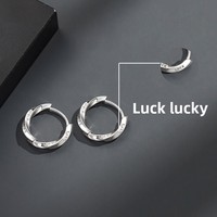 Yeni Luck Mobius Gümüş Kaplama Erkekler Trendy Benzersiz Şık Havalı Halka Küpeler Modaya Uygun Lüks Hissi İngilizce Harfli Kulak Klipsleri