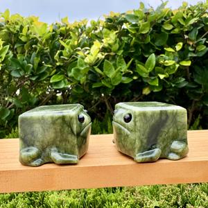 Vente en gros de pierres de guérison en jade Xiuyu de style bohème de haute qualité, sculpture de grenouille carrée, pour la décoration de la maison, cadeaux, Crystalhola - Product Image 2