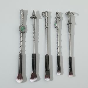 <span class=keywords><strong>2022</strong></span> nuevo 5 uds Harry pinceles de maquillaje varita mágica pinceles de maquillaje regalo Salazar Slytherin sombra de ojos juego de pinceles de maquillaje - Product Image 4