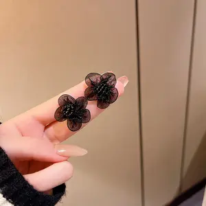 Daisy flower earrings s925 Silver Needle Black Petal earrings Feminine design lace studs for women