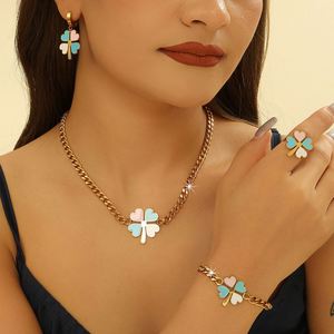 Juego de Joyería de Lujo en Acero Inoxidable con Oro de 18k, Collar, Aretes, Anillo y Pulsera para Mujer, Estilo Clásico para Bodas y Fiestas - Product Image 1