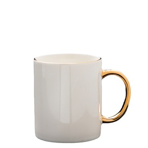 Mug en céramique de luxe avec anse dorée, forme droite, tasse individuelle pour cadeau et promotion - Product Image 1