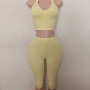 2025 Tùy Chỉnh <span class=keywords><strong>Capri</strong></span> Hai Mảnh Bộ Phụ Nữ Jersey Cơ Bản Loungewear <span class=keywords><strong>Set</strong></span> Halter Crop Legging <span class=keywords><strong>2</strong></span> Mảnh Bộ - Product Image 4