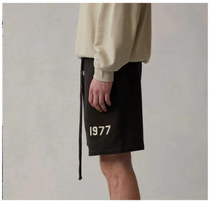 Short décontracté à séchage rapide et respirant à imprimé floqué pour homme, taille haute avec fermeture à cordon de serrage, taille moyenne, teint uni - Product Image 4