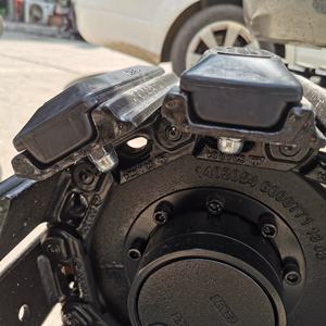 Suku Cadang Undercarriage Baut pada Bantalan Trek Karet 300MM 230MM 400MM 250MM 450MM 500MM - Product Image 6