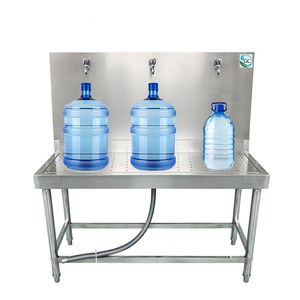 Machine de remplissage semi-automatique <span class=keywords><strong>à</strong></span> trois robinets pour bouteilles d'eau en plastique de 3 et 5 gallons - Product Image 1