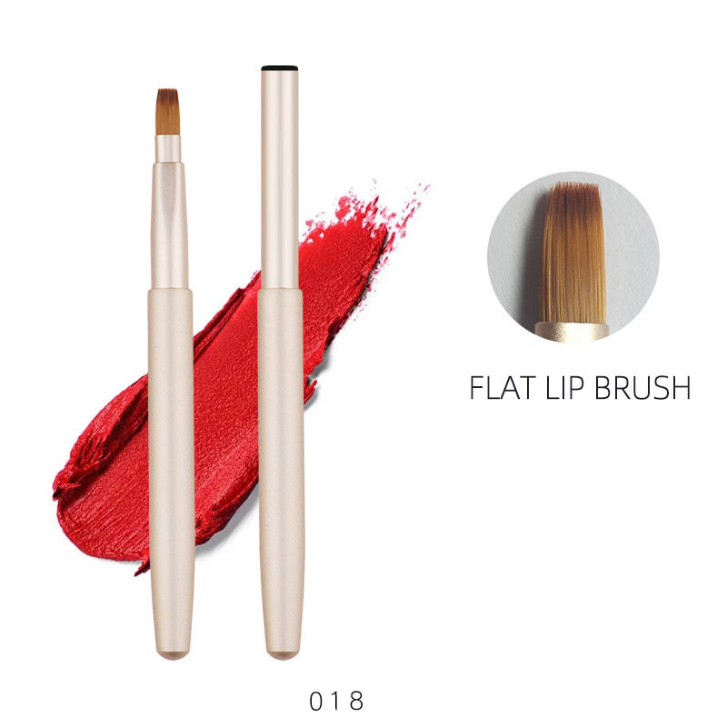 #18 flat lip brush