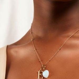 Collier personnalisé avec pendentif cœur et pierre de naissance, plaqué or 18 carats, chaîne en acier inoxydable, pierres créées en laboratoire, pour femme - Product Image 5