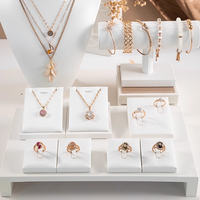 Présentoir à bijoux Jinyazhi pour bracelets, boucles d'oreilles, colliers et bagues – Accessoires de haute qualité pour diffusion en direct – Chine
