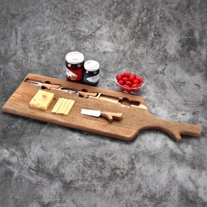 Juego de tabla de quesos de madera de acacia con ranuras para cuchillos y herramientas de acero inoxidable para servir y cortar queso - Product Image 2