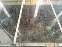 Granite bleu de Madagascar, pierre naturelle, grandes dalles, carreaux modernes pour murs et sols