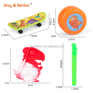 Dinosaure Party Favors Dino Themed Toys Set Dinosaur Push <span class=keywords><strong>Pop</strong></span> Bubble Wand yoyo Finger Skateboard pour les enfants - Product Image 3