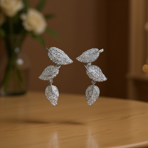 E4019 Orecchini pendenti in oro bianco con strass di cristallo a forma di pianta, gioielli da sposa di lusso da donna - Product Image 2