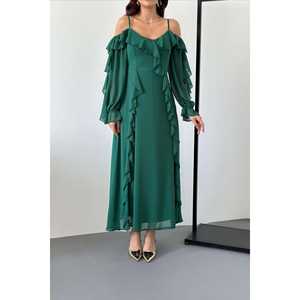 ชุดราตรีผ้าชีฟองสีเขียวมรกตแบบเปิดไหล่ แต่งระบาย ทรงเอไลน์ เอวธรรมชาติ ซ้อนชั้นโปร่ง - Product Image 2