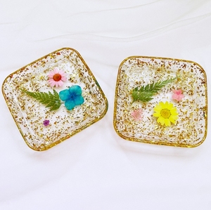Resin Square Breast Milk Storage Bottle Carved Design European Style Single Tier Pressed Dry Flowers for Bathroom Tableware - Product Image 5
