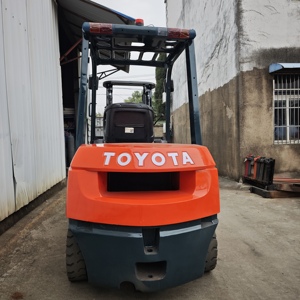 Japanese 3 Ton Internal Combustion <b>Forklift</b> Used Toyota 3 Ton <b>Forklift</b> with Side Shift for container - Product Image 5