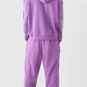 Conjunto Deportivo Morado con Capucha y Logos Aplicados, Ropa Urbana de Algodón de Longitud Completa, Unisex para Adultos, Ropa de Otoño - Product Image 4