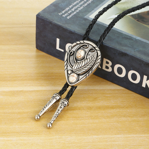 Cravatta a Fiocco in Stile Etnico, Fatta a Mano, Intrecciata, con Cinturino Regolabile Metallizzato per Matrimoni, Compleanni, Feste e Travestimenti - Accessorio di Moda - Product Image 3