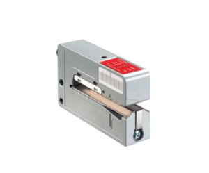 Sensor ultrasónico de ranura tipo horquilla Leuze IGSU 14D/6D.3-S12 50126785 con salida push-pull M12-5 pines para detección de etiquetas - Product Image 2