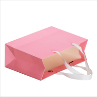 Sac fourre-tout personnalisé en papier recyclé écologique avec des caractéristiques imperméables et résistantes à l'humidité, design durable pour chaussures et vêtements