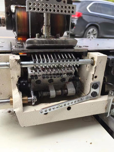 Máquina de Coser Industrial de Cadena de 12 Agujas JACK JK-8009 Usada en Buen Estado - Product Image 2