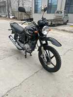 Motocyclette de rue monocylindre refroidie par air Ybr125 EFI adaptée à toutes les conditions routières
