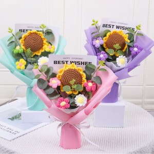 Bouquet di girasoli all'uncinetto fatto a mano, bouquet di fiori all'uncinetto personalizzato per la <span class=keywords><strong>festa</strong></span> <span class=keywords><strong>della</strong></span> <span class=keywords><strong>mamma</strong></span> - Product Image 1