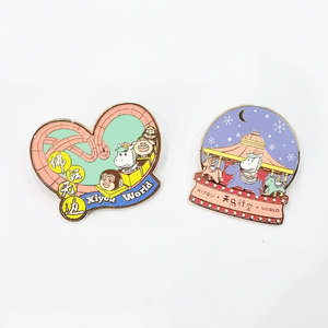 Badges en métal émaillé personnalisés de qualité supérieure avec fermoir papillon pour l'identité d'entreprise et les événements - Product Image 3