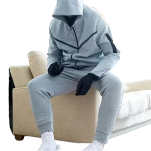 ชุดกีฬาผู้ชายสีเทาแบบสองชิ้น รุ่น Tech Fleech ปี 2025 ผ้าซาติน สำหรับวิ่งจ๊อกกิ้ง  พร้อมโลโก้สั่งทำด้านหน้า ชุดลำลองแบบสวมใส่สบาย ผ้าถัก แห้งเร็ว ไร้ตะเข็บ - Product Image 4