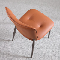 Chaise de salle à manger moderne et minimaliste en cuir PU, chaise ergonomique à dossier haut avec pieds en métal effilés