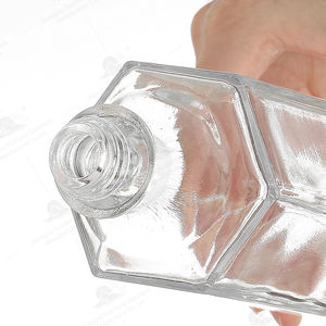 अनुकूलित 700 750 मिलीलीटर पैटर्न वर्ग टेक्विला, व्हिस्की, वोदका, गिन, रम, फल शराब, रस, डिसारो शराब की कांच की बोतलें - Product Image 5