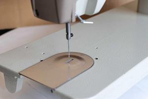 Máquina de Coser Industrial MC 271 para Bordado a Mano, Plana, Manual, con Múltiples Patrones, Puntada Zigzag, Una Sola Aguja, Nuevo Motor - Product Image 3