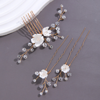 Ensemble d'accessoires de mariée faits main en pâte polymère avec fleurs : peigne à cheveux, épingles à cheveux, guirlande de cheveux, boucles d'oreilles pendantes et kit de bijoux