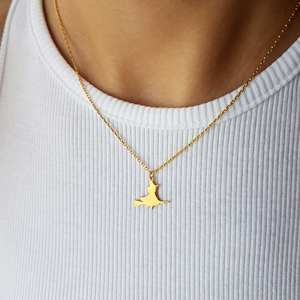 Mujeres Halloween <span class=keywords><strong>Bruja</strong></span> Collares <span class=keywords><strong>Bruja</strong></span> PVD 18K Oro Plata <span class=keywords><strong>Bruja</strong></span> voladora <span class=keywords><strong>en</strong></span> La <span class=keywords><strong>escoba</strong></span> Encanto Collar Regalo - Product Image 1